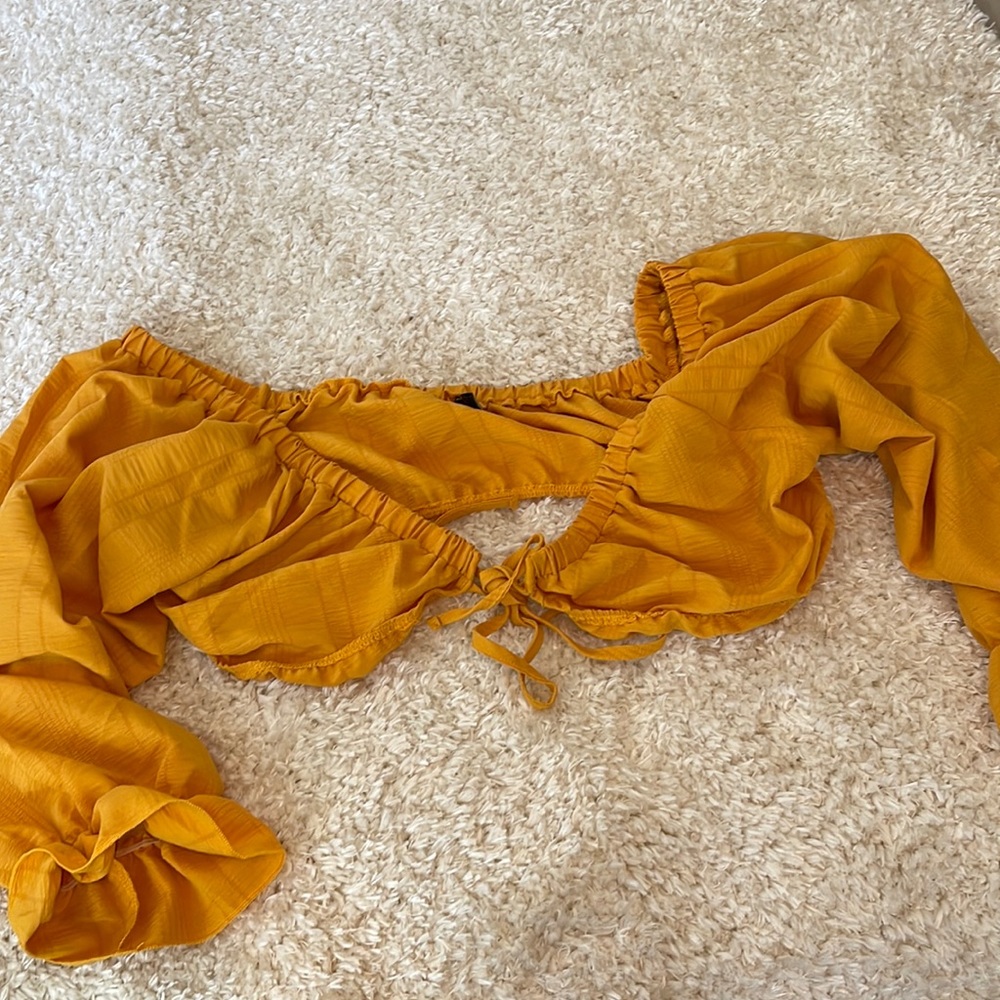 Mustard yellow long sleeve crop top